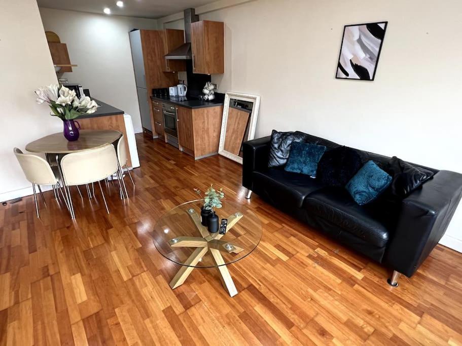 Entire Flat, 2 Bedroom & 2 Bathrooms In Μπέρμιγχαμ Εξωτερικό φωτογραφία